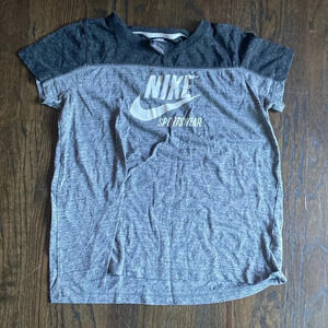 Nike Sportswear Tee